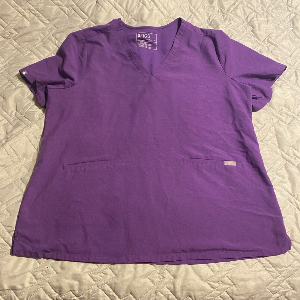 Figs scrub top